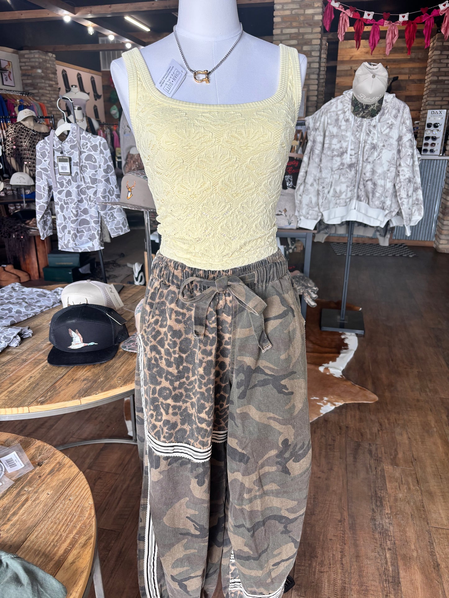 Banana Floral Lace Tank