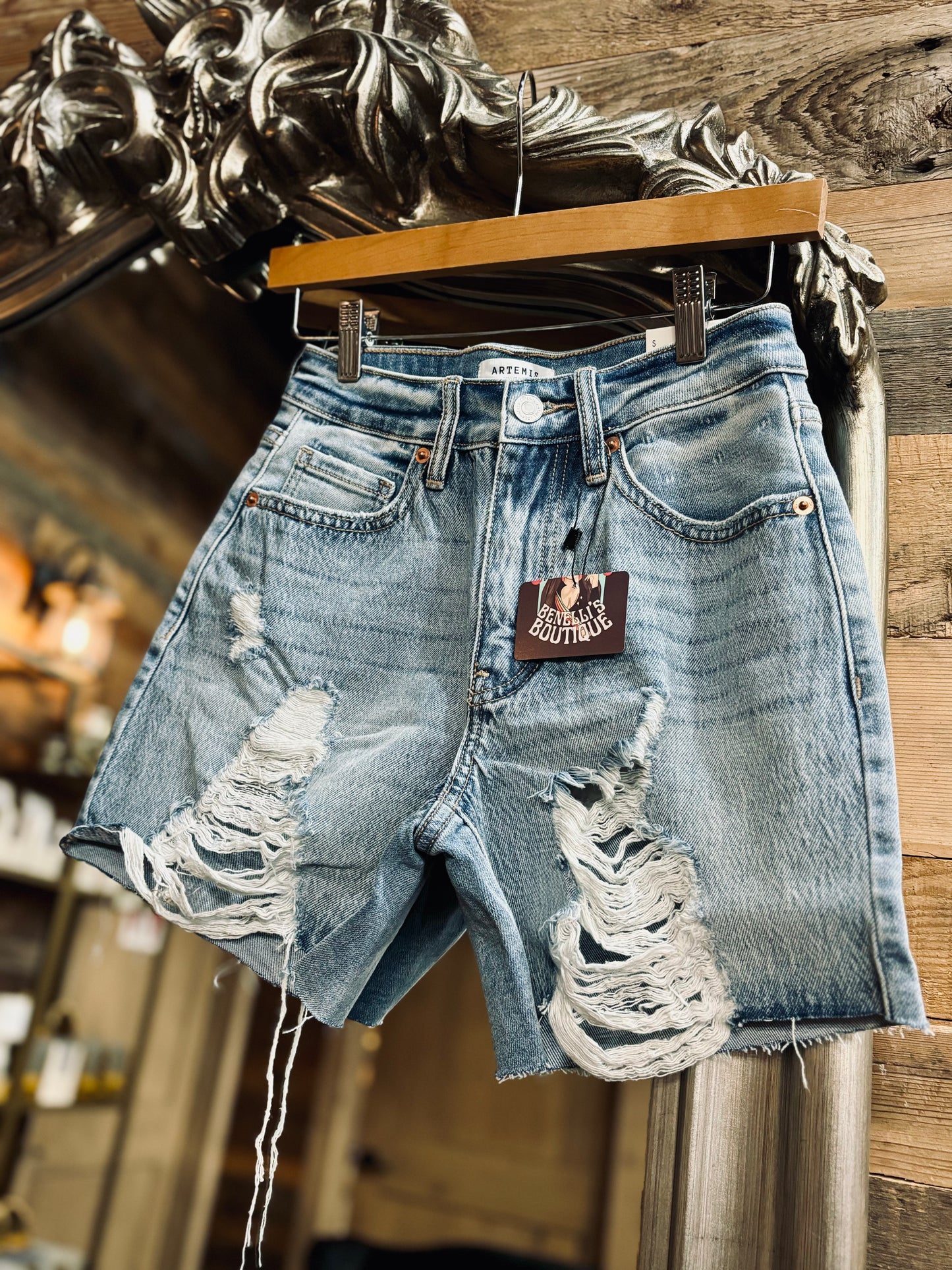 Daisy High Rise Distressed Cutoff