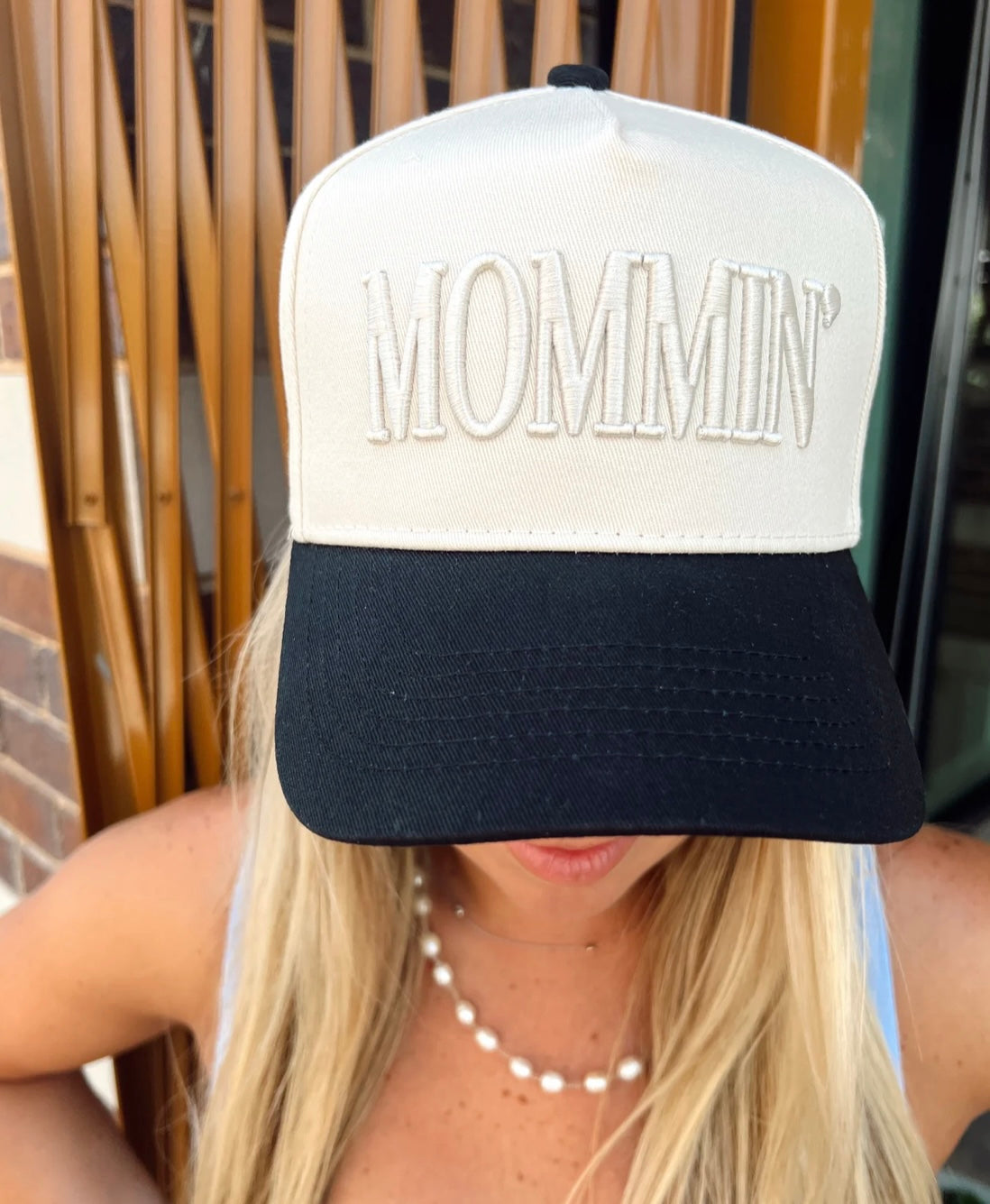 Mommin’ Vintage Trucker Hat