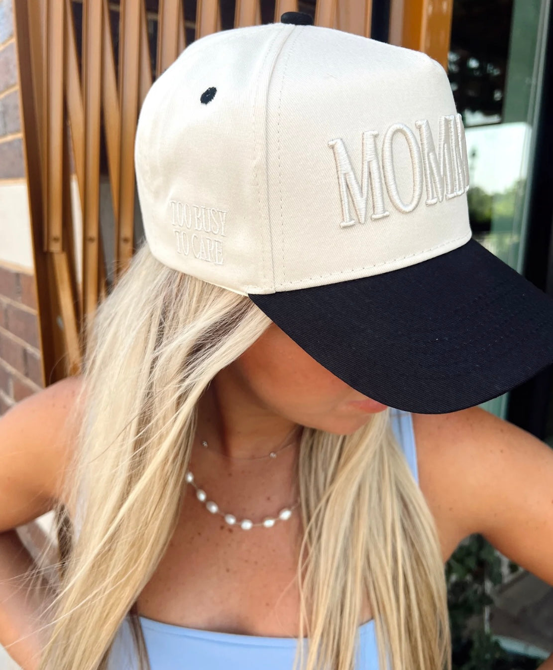 Mommin’ Vintage Trucker Hat