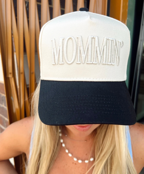 Mommin’ Vintage Trucker Hat