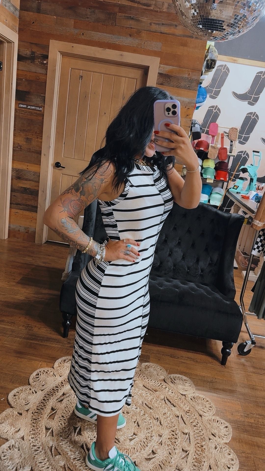 SLEEVELESS CONTRAST REVERSE STITCH MIDI DRESS