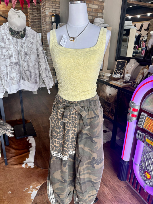 Banana Floral Lace Tank