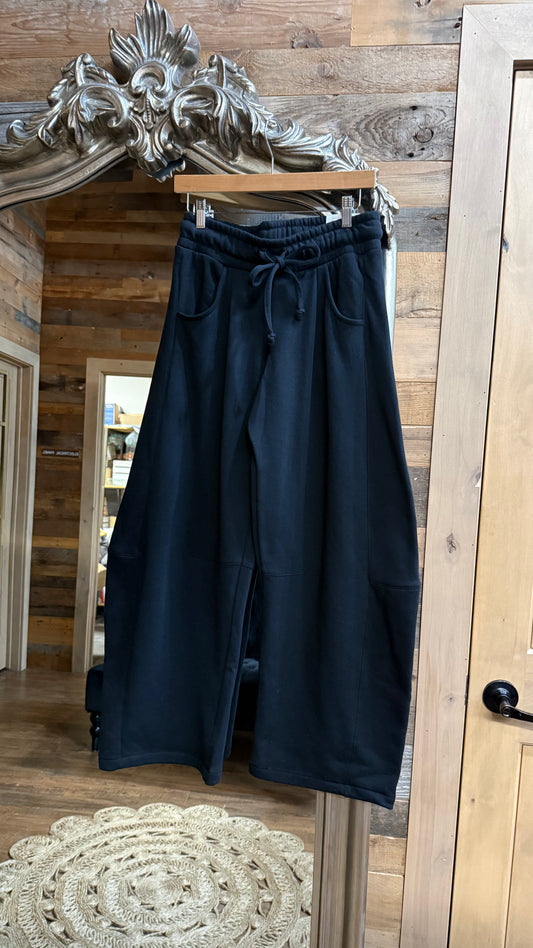 Barrel Mid Rise Sweats - Black